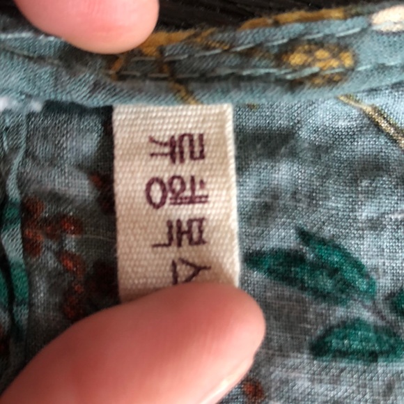 Flowery Top 🌼 - Picture 4 of 5